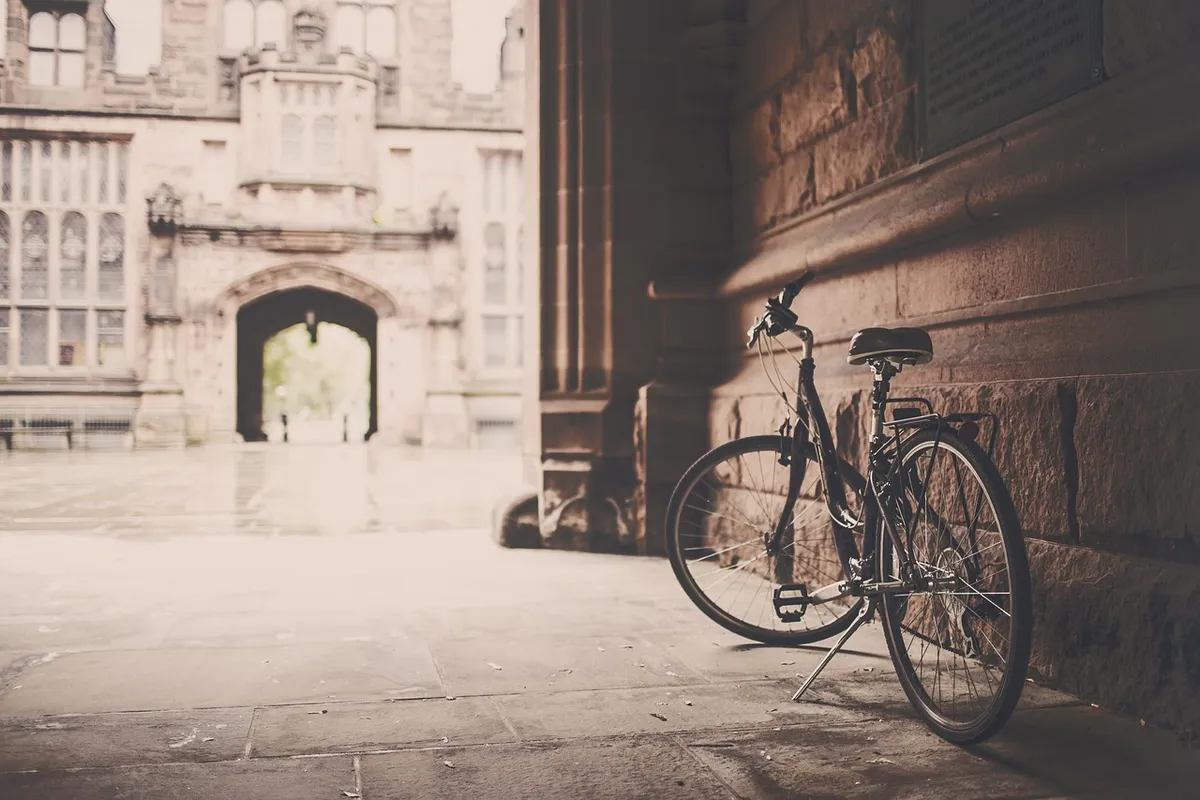 bicycle, bike, urban, grunge, vintage, cycle, hd wallpaper, leisure, cycling, biking, kickstand, wall, concrete, floor, building, architecture, tumblr wallpaper