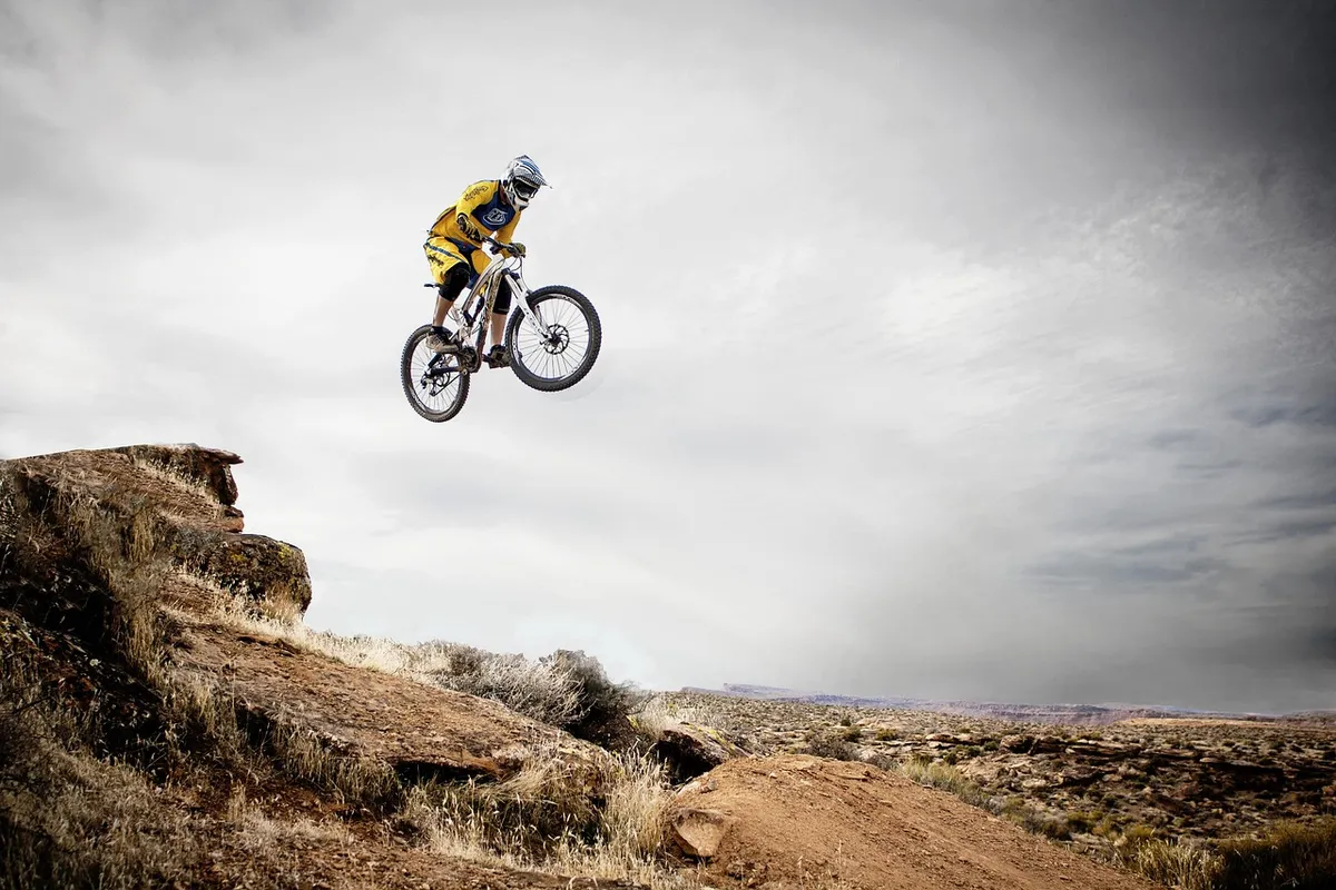 mountain biking, sports, leaping, jumping, freeriding, biking, bike, bicycle, mountain bicycle, leap, jump, nature, desert, utah