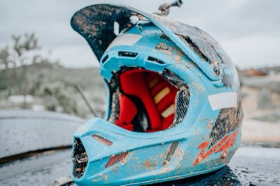 Helm Reinigung Guide: So pflegen Sie Ihre Ausrüstung richtig